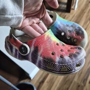 CROCS Kids Tie-Dye Slip-On Clogs in Red, Purple, Green, Blue, Yellow